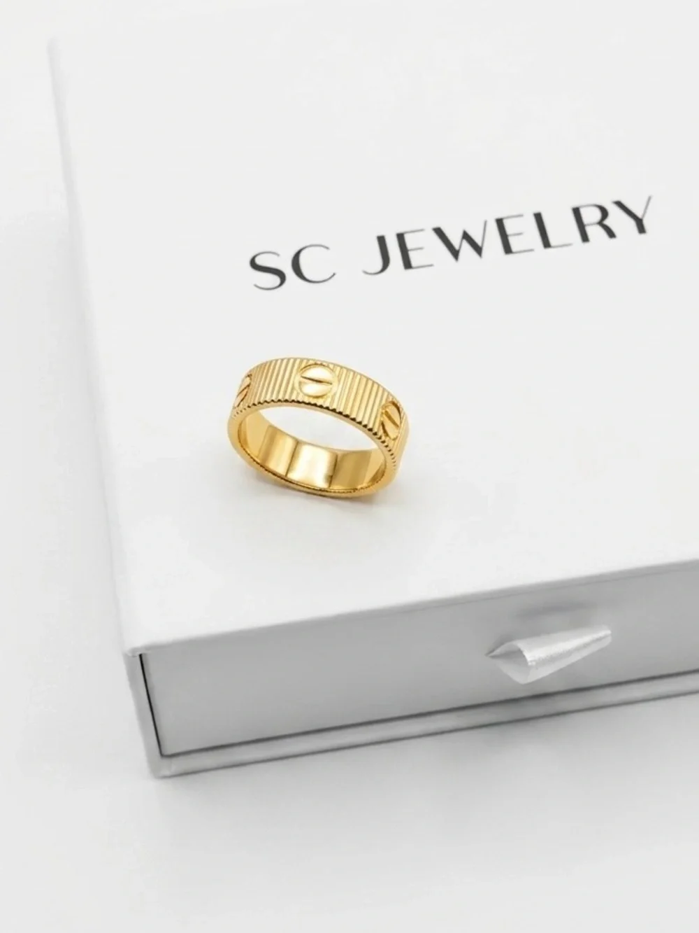 Men Women New Love Design Ring Stainless Steel Gold Tone | Elegant Jewelry